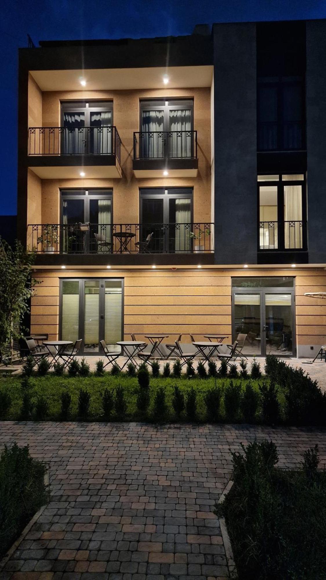 Hotel Avenue 30 Erevan Exterior foto